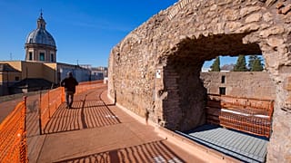 Vue du toit du mausolée de l'empereur romain Auguste, à Rome, le 18 décembre 2020