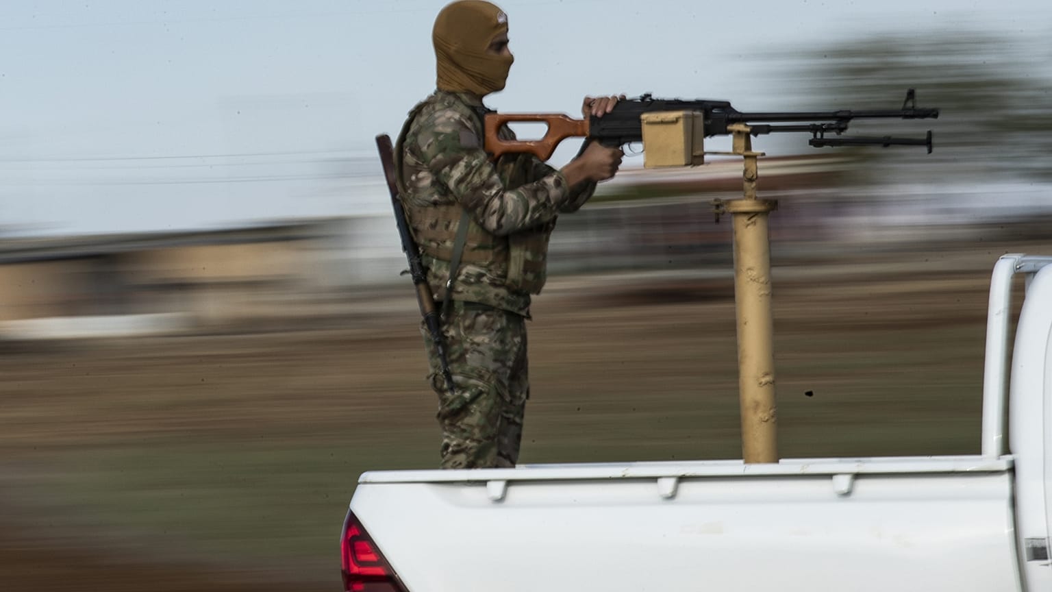"Türkiye'nin desteklediği Suriye Milli Ordusu ile YPG, Ayn İsa'da çatıştı"