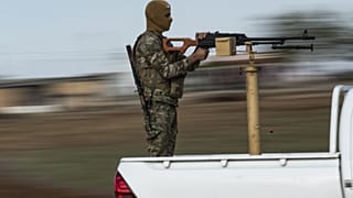 "Türkiye'nin desteklediği Suriye Milli Ordusu ile YPG, Ayn İsa'da çatıştı"
