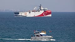 Doğu Akdeniz'de hidrokarbon arama çalışmaları yapan Türk gemisi Oruç Reis.