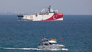 Doğu Akdeniz'de hidrokarbon arama çalışmaları yapan Türk gemisi Oruç Reis.