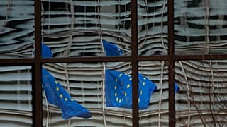 أمام مقر المفوضية الأوروبية في بروكسل 