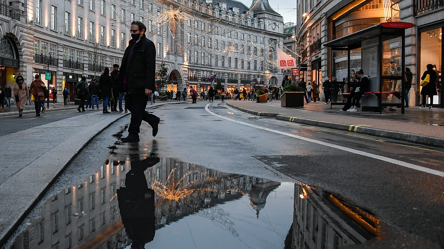 Die Regent Street in London. Der Lockdown ist um Mitternacht in Kraft getreten