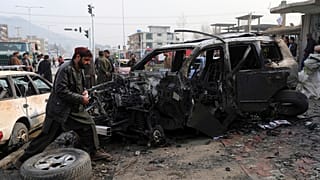 Afganistan'ın başkenti Kabil'de bir milletvekilinin konvoyunu hedef alan bombalı saldırıda çoğu sivil en az 9 kişi hayatını kaybetti