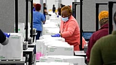 Coronavirus: Impfstoff von Moderna wird in den USA ausgeliefert 