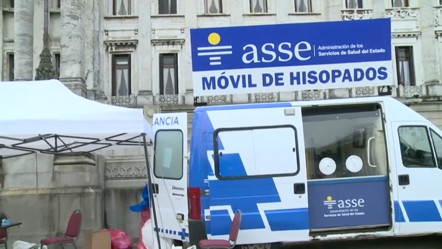 Puesto de test de coronavirus en Montevideo