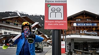 Skifahrer in Verbier in der Schweiz