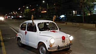 ΘΕΣΣΑΛΟΝΙΚΙΟΣ ΜΕΤΕΤΡΕΨΕ ΤΟ ΑΥΤΟΚΙΝΗΤΟ ΤΟΥ ΣΕ ΧΡΙΣΤΟΥΓΕΝΝΙΑΤΙΚΟ ΤΑΡΑΝΔΟ