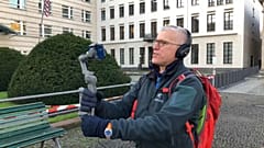 Tourleiter Jeremy Minsberg mit seiner Handykamera.