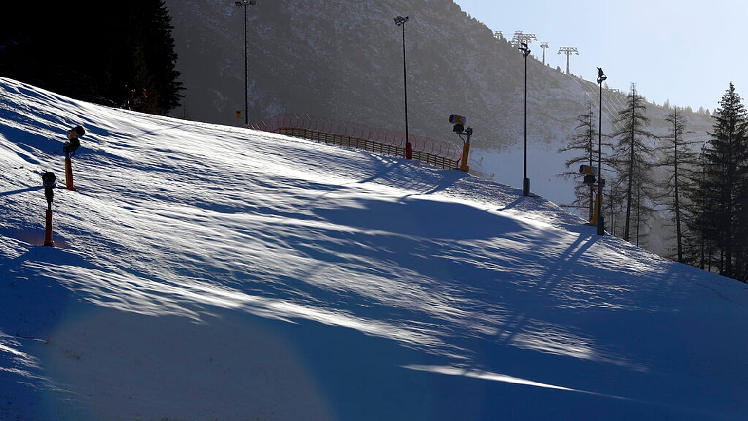 Üres lejtők Ischgl mellett