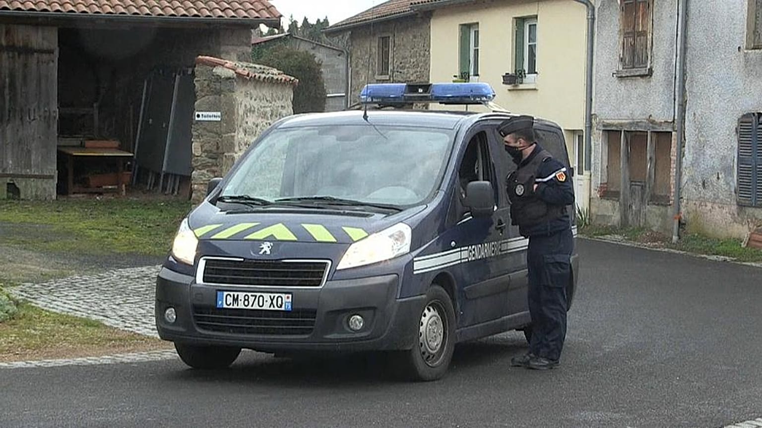 Nach den tödlichen Schüssen auf Gendarmen in St Just