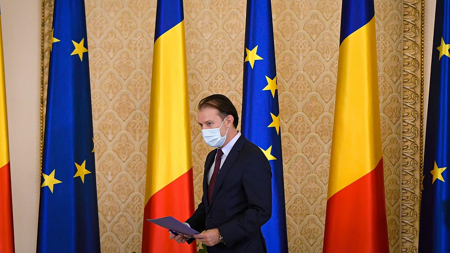 Florin Cîțu az új román kormány eskütételén 2020. december 23-án