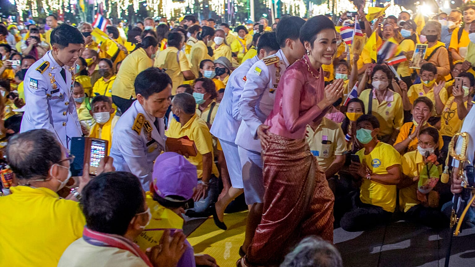 Die Geliebte des Königs von Thailand Sineenat "Koi" Wongvajirapakdi - auch Sineenat Bilaskalayani am 1.11.2020
