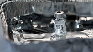 لقاح فايزر بيونتيك المضاد لكورونا
