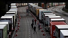 LKW-Chaos in Dover, 1.000 Soldaten im Einsatz, Warschau schickt Hilfe
