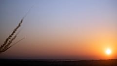 طلاق صواريخ من قطاع غزة إلى إسرائيل 