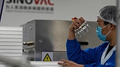 Çinli Sinovac firmasının laboratuvarlarından bir kare