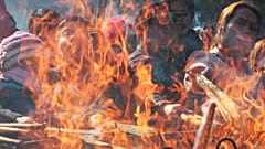 Holdújévet ünneplő pekingiek 2008-ban