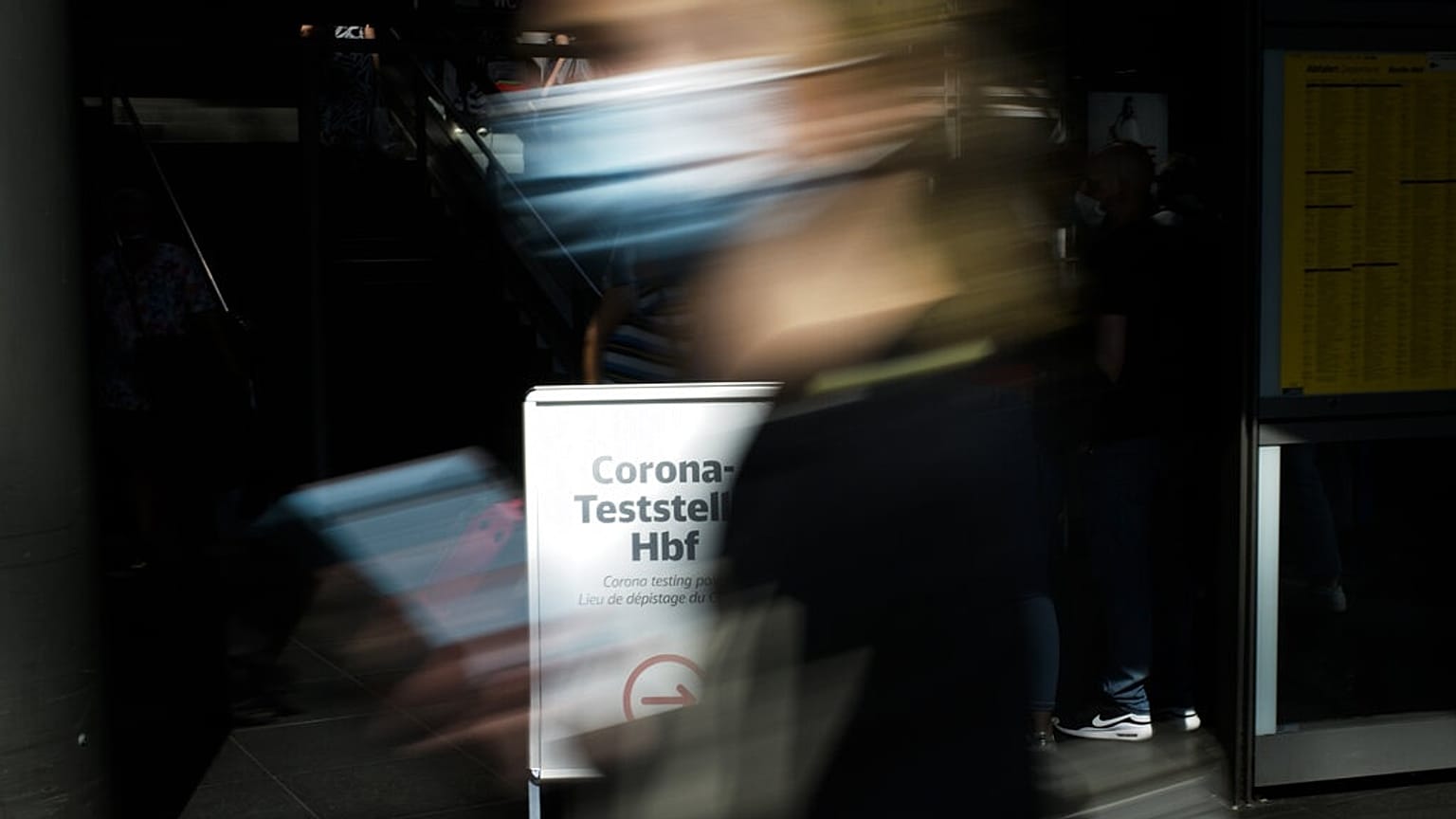 koronavírus tesztelőpont Berlinben