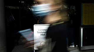 koronavírus tesztelőpont Berlinben