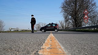 Photo d'archives - 24/02/2020 : la police tente d'isoler la ville de Codogno en Lombardie, où le 1er cas de Covid-19 a été constaté.