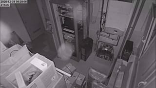 كاميرا مراقبة تسجل لحظة وقو زلزال مرواتيا