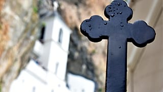 Отсрог - действующий сербский православный монастырь в Черногории