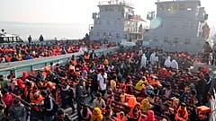 Arakanlılar Bangladeş'e bağlı ıssız bir adaya götürülüyor