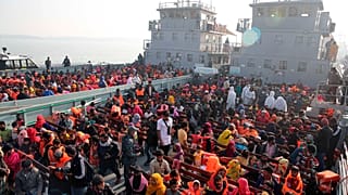 Arakanlılar Bangladeş'e bağlı ıssız bir adaya götürülüyor