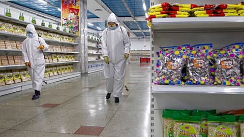 تعقيم متجر في بيونغ يانغ