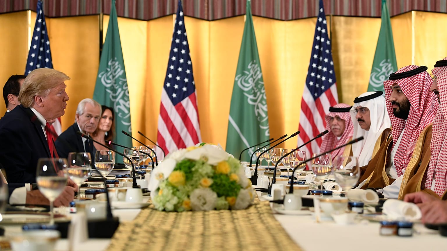 خلال لقاء عمل بين ولي العهد محمد بن سلمان ودونالد ترامب على هامش قمة العشرين في أوساكا اليابانية (2019)
