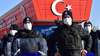 Újabb életfogytiglani börtönbüntetések Törökországban