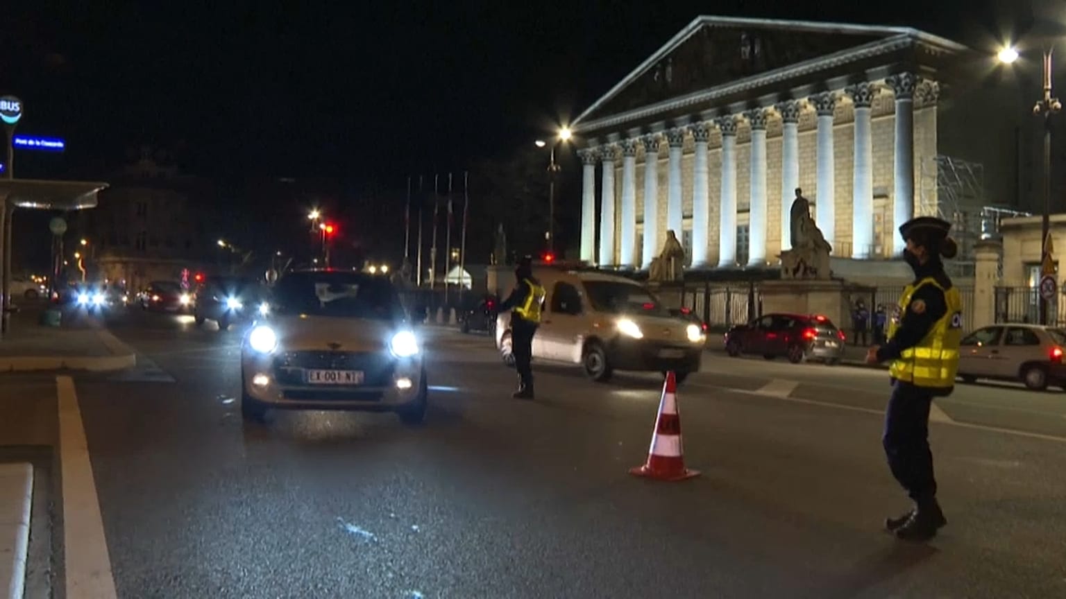Europa mantiene las restricciones y aumenta los controles frente a la última noche del año