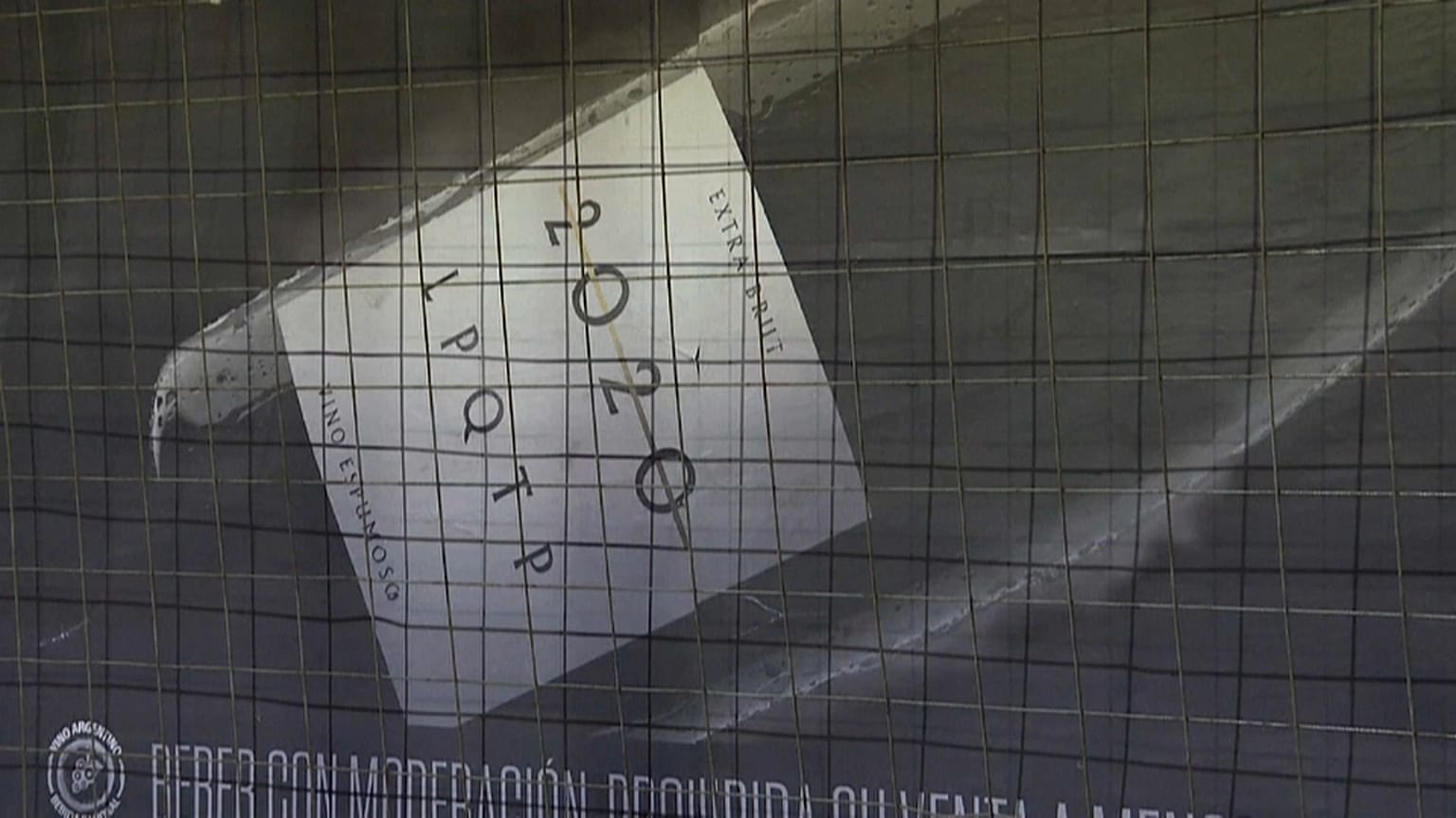 Imagen de un cartel publicitario del vino espumoso 2020 LPQTP
