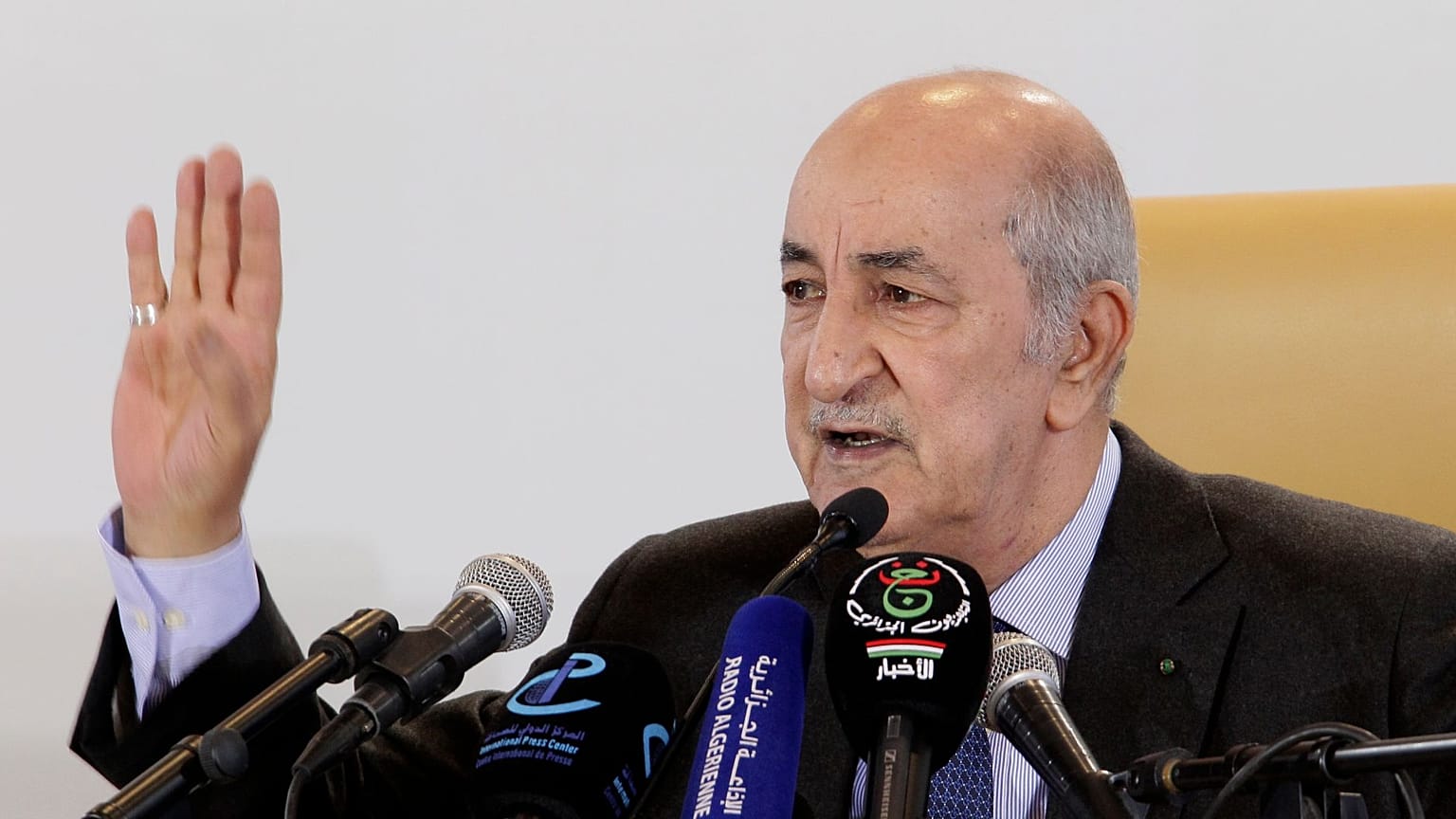 الرئيس الجزائري عبد المجيد تبون خلال مؤتمر صحفي غداة انتخابه رئيسا للجمهورية الجزائرية،الجزائر العاصمة، الجمعة 13 ديسمبر 2019 