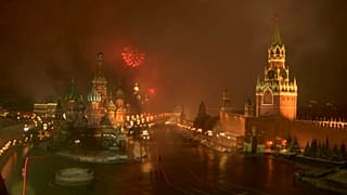 Новогодний фейерверк над Красной площадью