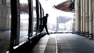 Primeiro comboio a chegar a Paris vindo de Londres