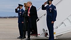 Donald et Melania Trump sur l'Andrews Air Force Base le 31 décembre 2020, États-Unis