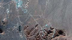 Una foto satelital de archivo de Maxar Technologies muestra el sitio nuclear iraní de Fordo. 