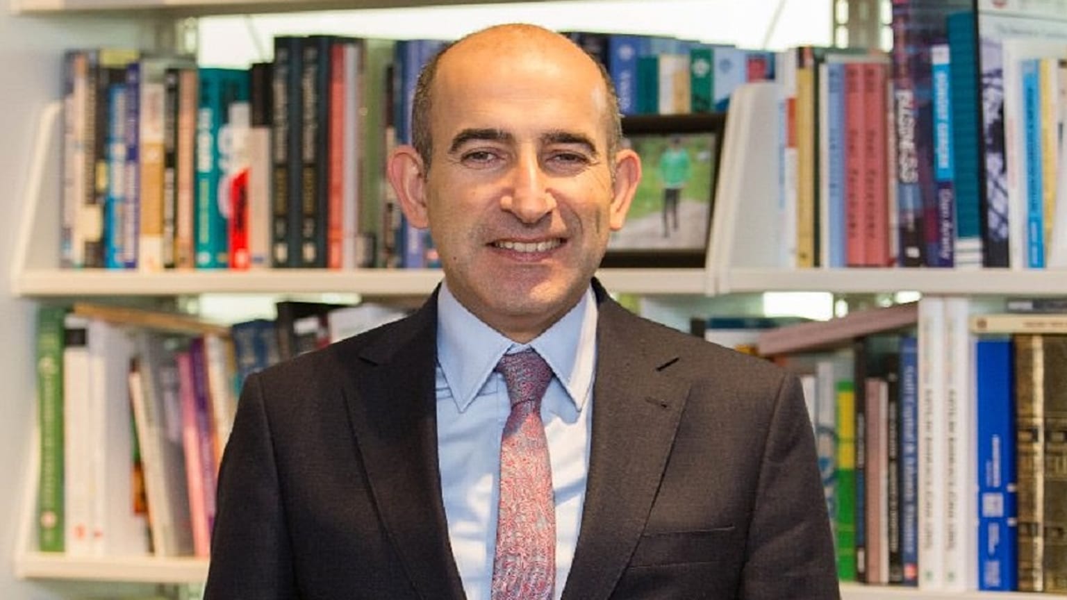 Prof. Dr Melih Bulu