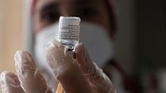 La somministrazione del vaccino al Don Orione di Roma
