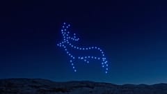 Drónrajból álló rénszarvas a Skót-felföld felett