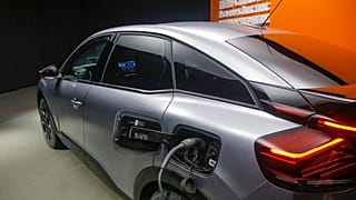 Модель Citroen e-C4 на выставке в Париже в июне 2020 года. 