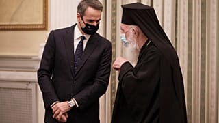 Ο πρωθυπουργός, Κυριάκος Μητσοτάκης, και ο Αρχιεπίσκοπος Ιερώνυμος