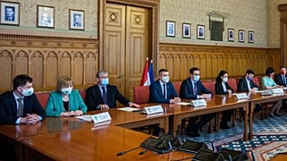 A hat ellenzéki párt elnökei