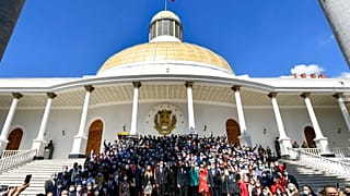 Venezeula'da yeni seçilen vekiller göreve başladı