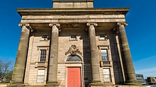 A Curzon Street állomás épülete