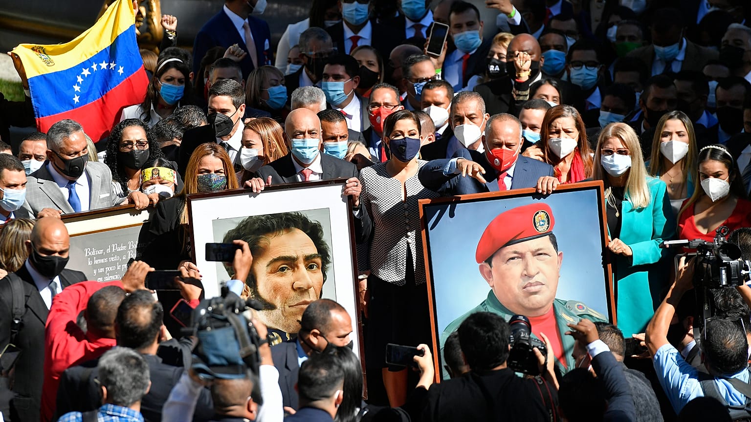 El chavismo se hace con todos los órganos del Estado tras los comicios parlamentarios de diciembre que fueron rechazados por la comunidad internacional. 