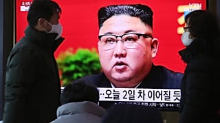Surcoreanos siguen en televisión la intervención de Kim Jong-un en el Congreso del Partido