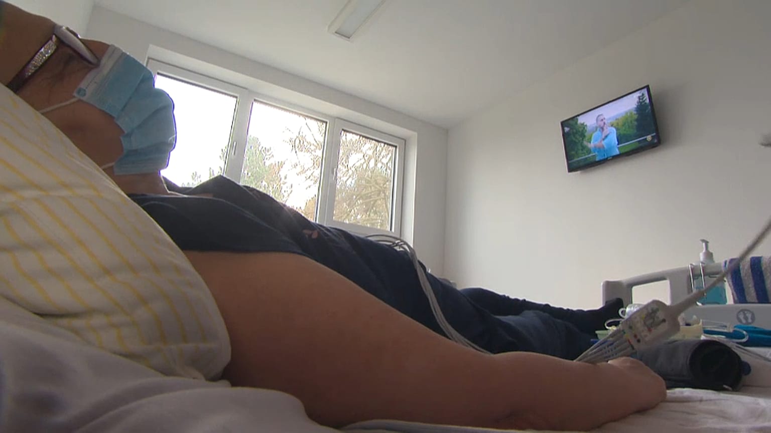Fundação húngara repara e doa aparelhos de televisão aos hospitais